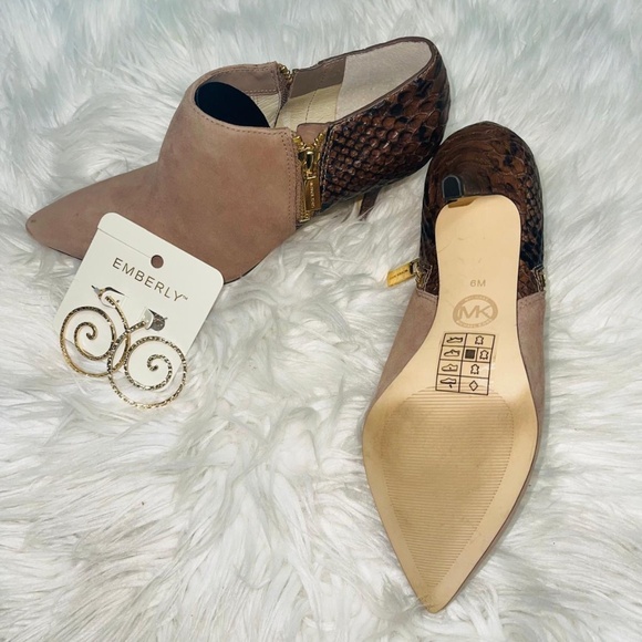 Michael Kors Heels - Picture 1 of 2